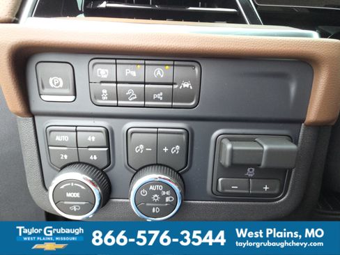 New 2026 Chevrolet Tahoe High Country AWD/4WD image 20