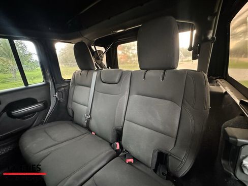 Used 2019 Jeep Wrangler Unlimited Sport S AWD/4WD image 38