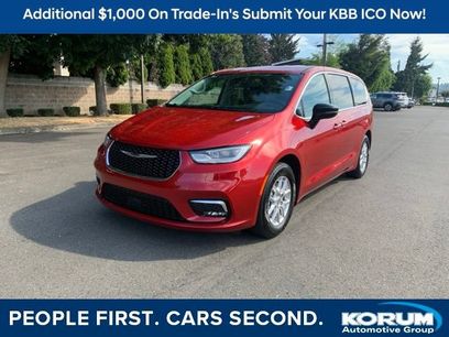 Used 2024 Chrysler Pacifica Touring-L