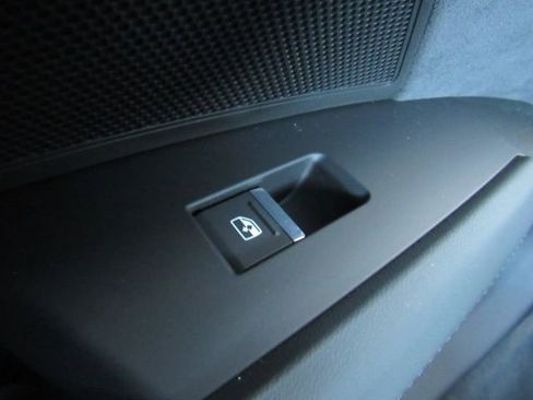 Used 2023 Audi e-tron GT Premium Plus w/ Performance Package image 33