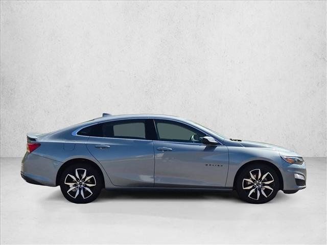 Used 2025 Chevrolet Malibu RS FWD image 4