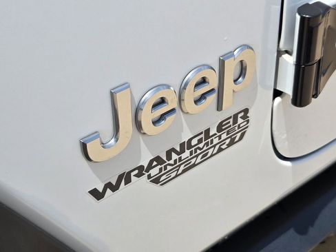 Used 2020 Jeep Wrangler Unlimited Sport S AWD/4WD image 33