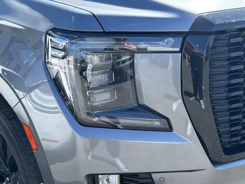 Used 2022 GMC Yukon XL Denali AWD/4WD image 4