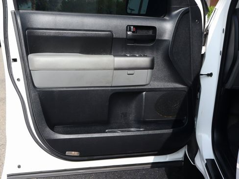 Used 2010 Toyota Tundra 2WD Double Cab image 17