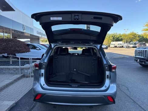 Used 2020 Toyota Highlander Limited image 29