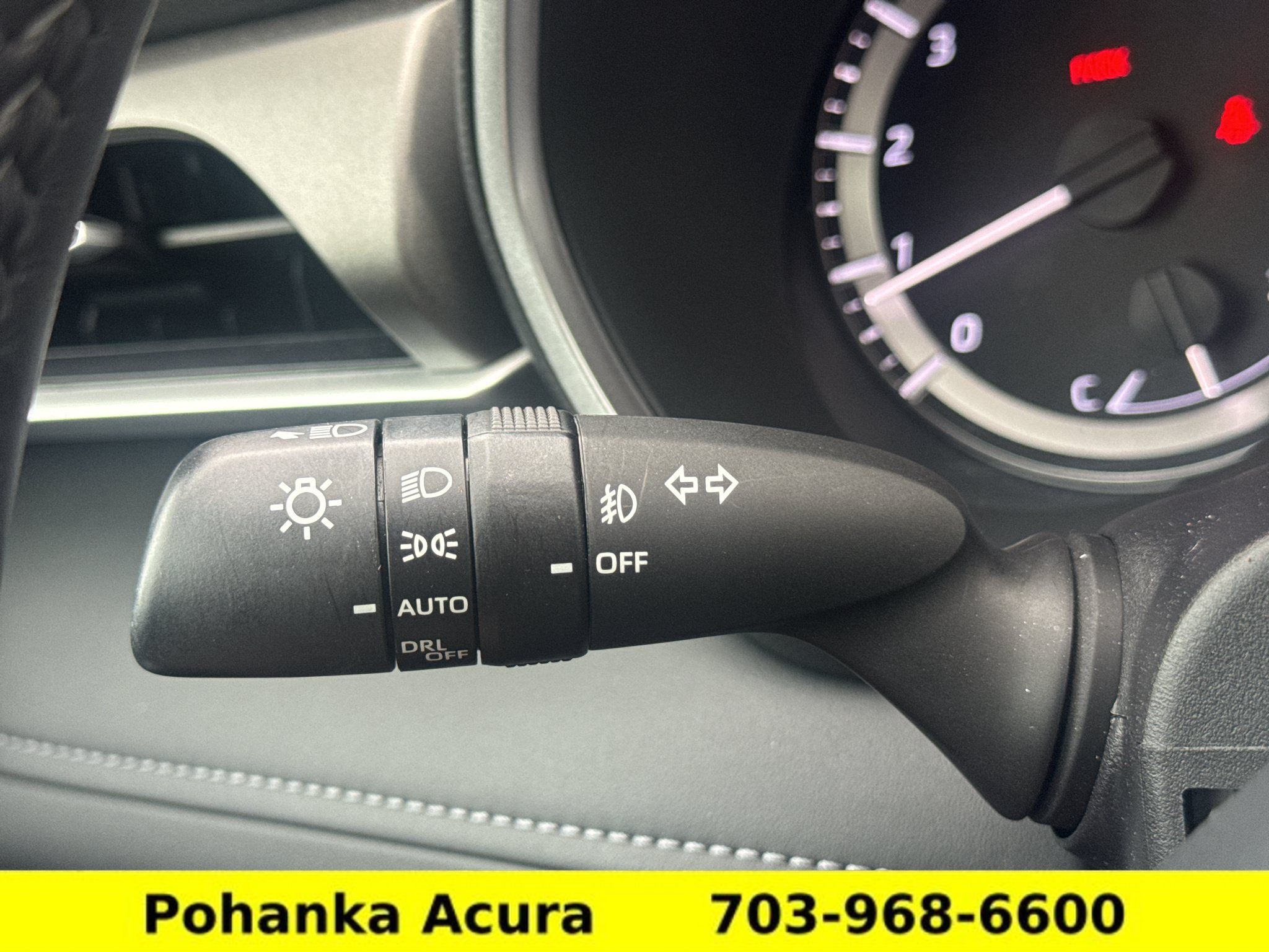 Used 2024 Toyota Highlander XLE AWD/4WD image 10