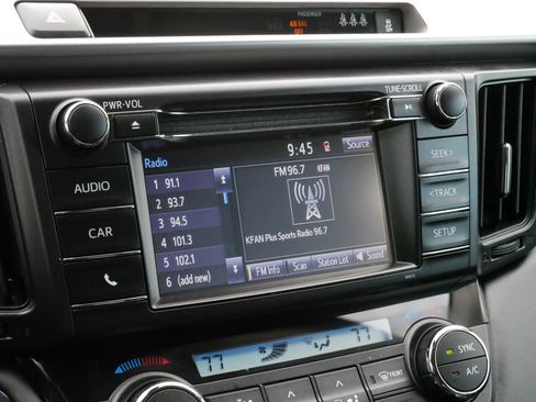 Used 2018 Toyota RAV4 LE image 22