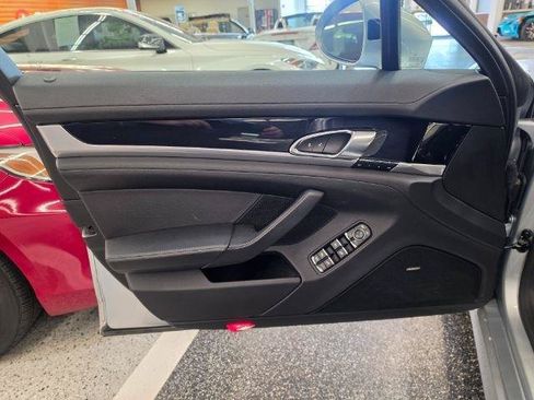 Used 2016 Porsche Panamera image 35