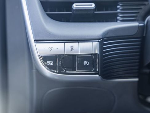 Certified 2024 Hyundai Ioniq 5 SE image 28