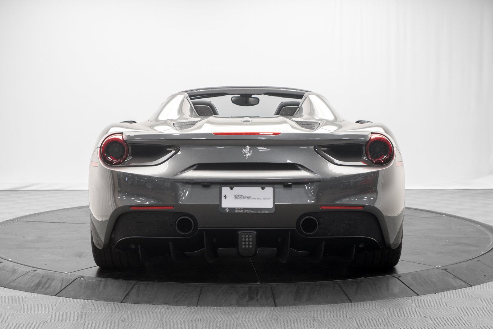 Used 2017 Ferrari 488 Spider RWD image 6