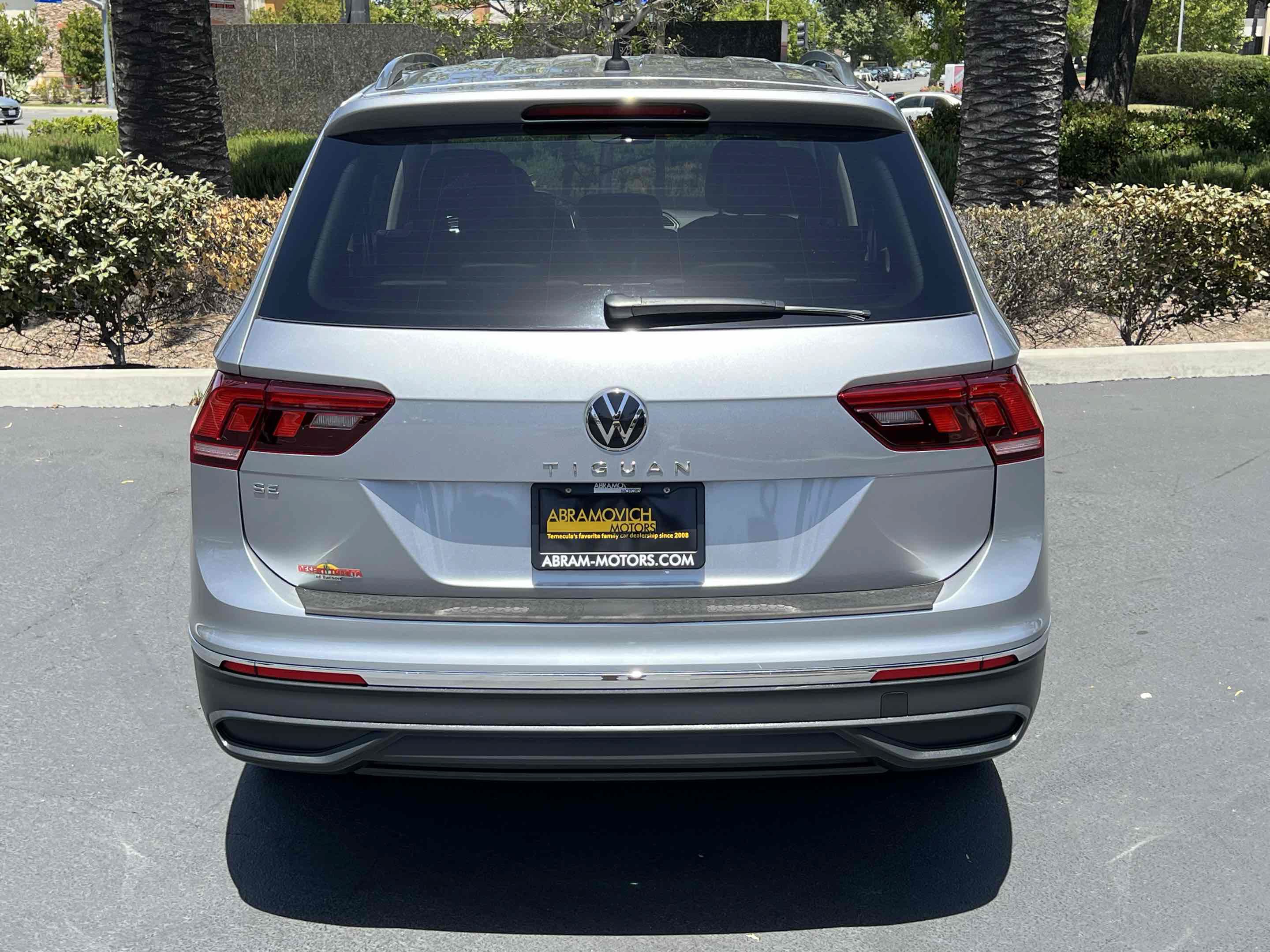 Used 2023 Volkswagen Tiguan SE FWD image 14