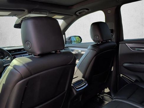 Used 2024 Cadillac XT6 Luxury FWD image 16