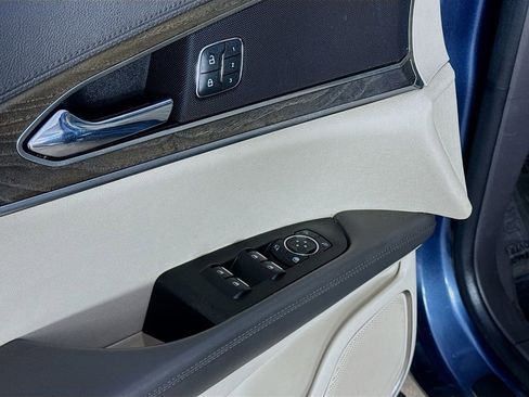 Used 2019 Lincoln Nautilus Select AWD/4WD image 22