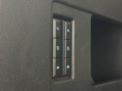 Used 2023 Ford Expedition XLT image 11