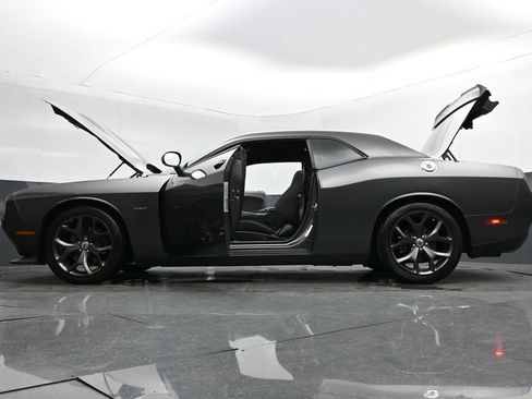 Used 2019 Dodge Challenger R/T image 30