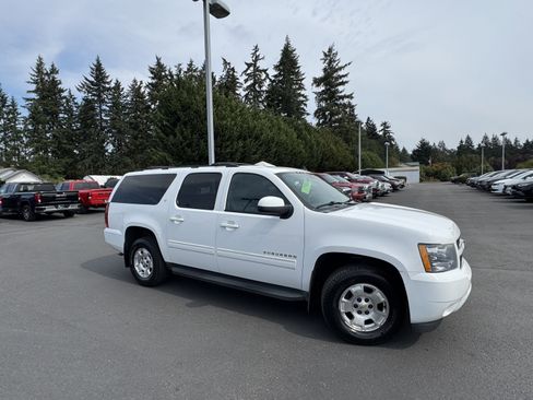 Used 2012 Chevrolet Suburban LT image 2