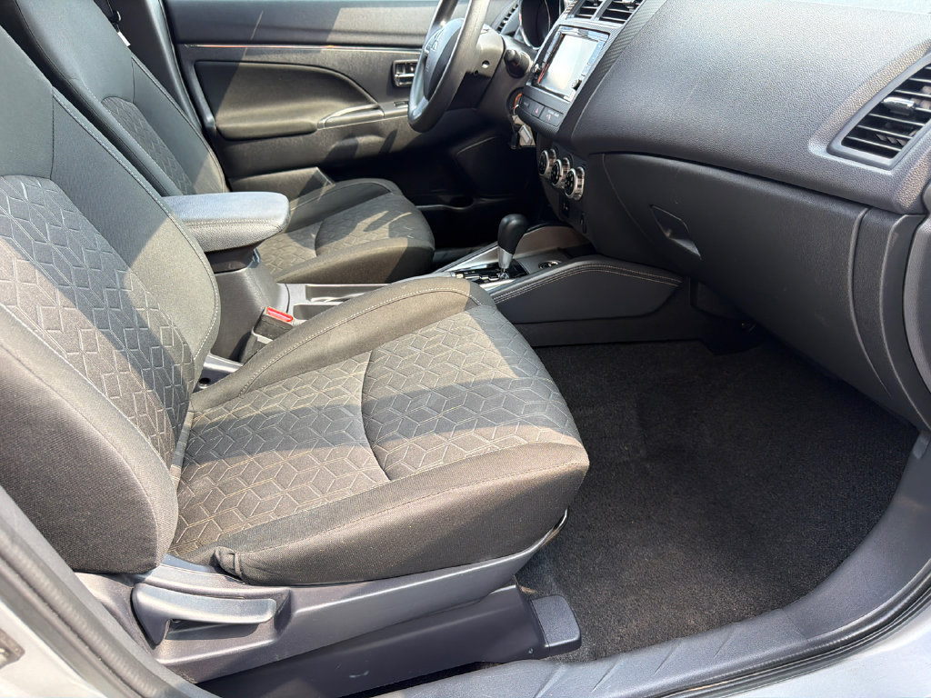 Used 2024 Mitsubishi Outlander Sport LE AWD/4WD image 17