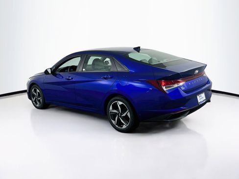 Used 2023 Hyundai Elantra SEL w/ Convenience Package image 7