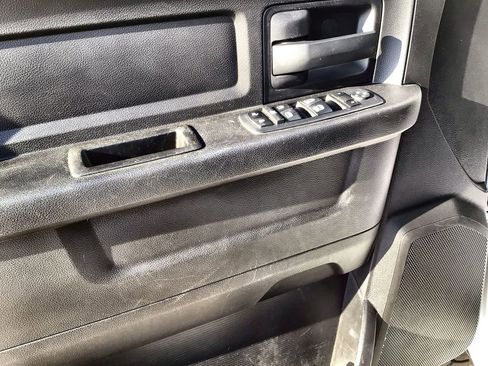 Used 2018 RAM 2500 Tradesman w/ Chrome Appearance Group image 23