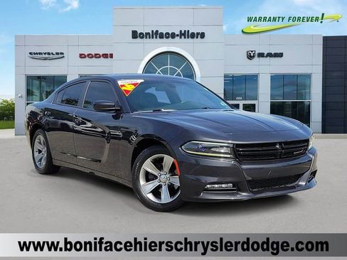 Used 2016 Dodge Charger SXT RWD image 1