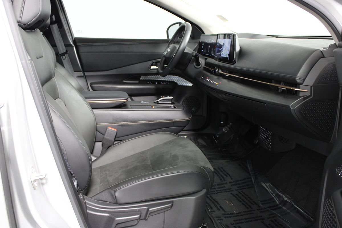 Used 2023 Nissan Ariya FWD image 22