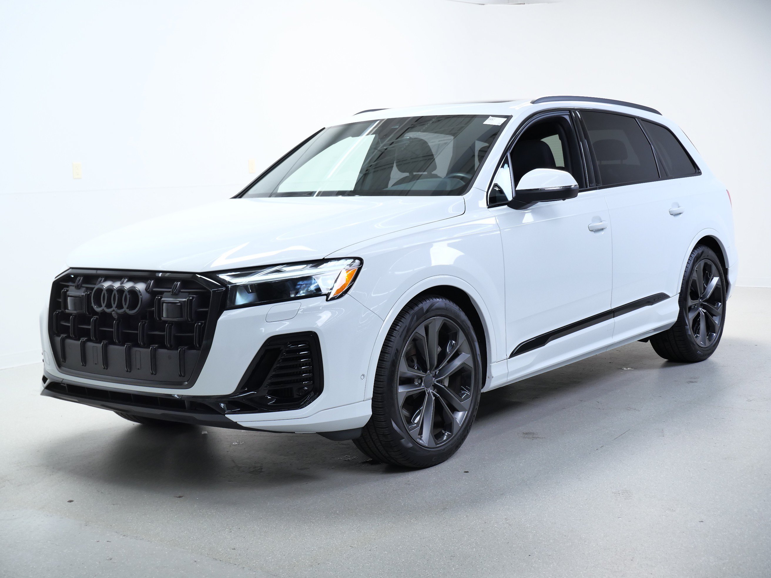 Used 2026 Audi Q7 3.0T Premium Plus w/ Premium Plus Package AWD/4WD image 8