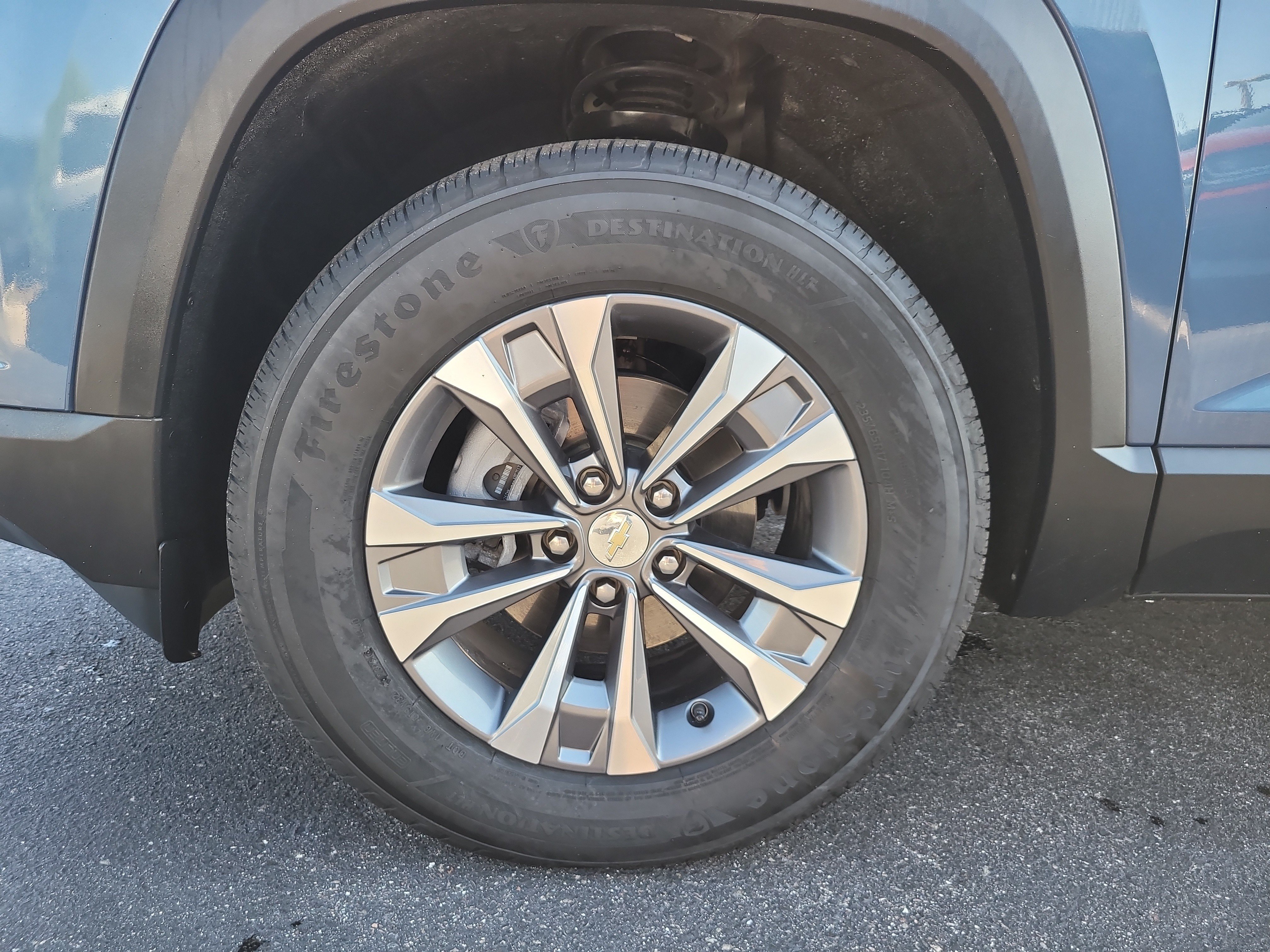 Used 2026 Chevrolet Equinox LT w/ Convenience Package II FWD image 9