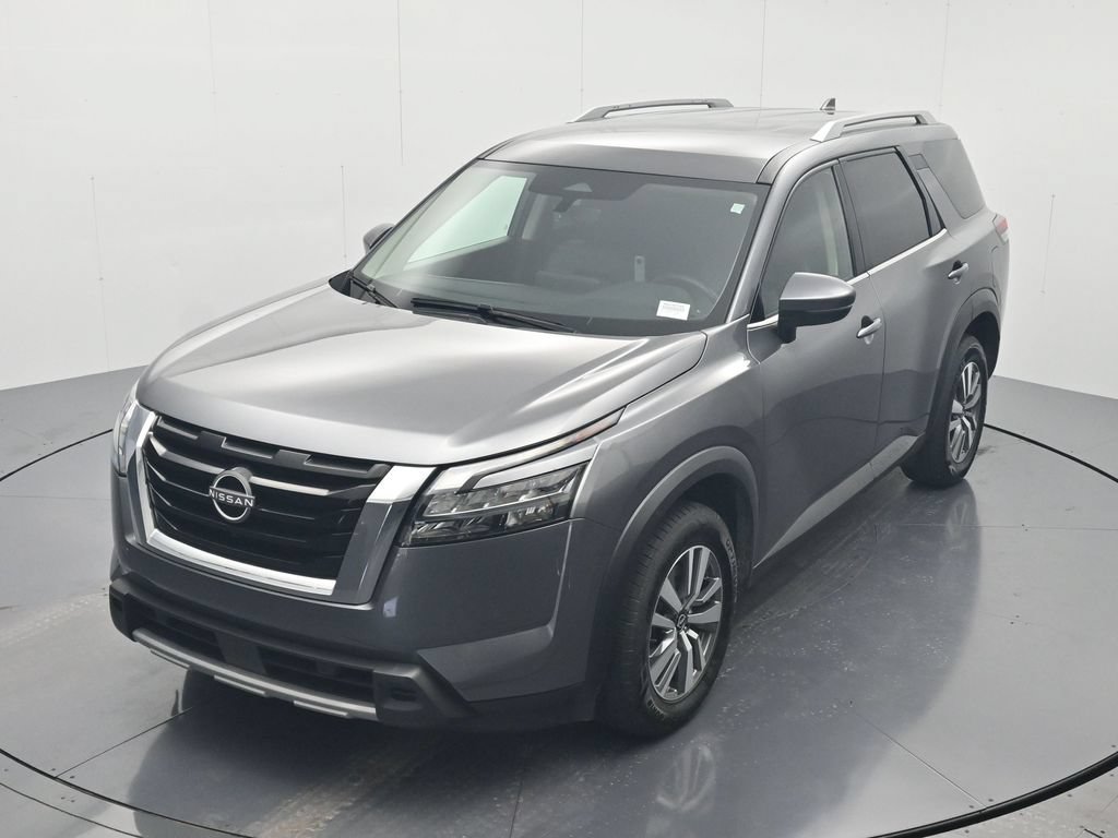 Used 2025 Nissan Pathfinder SL AWD/4WD image 29