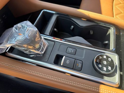 New 2026 Nissan Pathfinder Platinum image 15