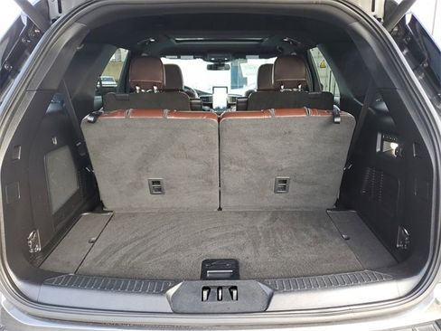 Used 2020 Ford Explorer Platinum w/ Premium Technology Package image 9