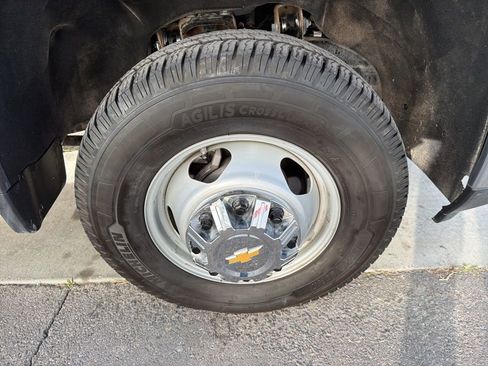 Used 2024 Chevrolet Silverado 3500 LT w/ Convenience Package image 43