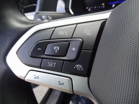 Used 2024 Volkswagen Jetta SE image 19