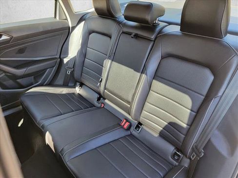 Used 2023 Volkswagen Jetta SE w/ Panoramic Sunroof Package image 14