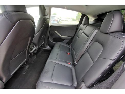 Used 2023 Tesla Model Y Long Range AWD/4WD image 14