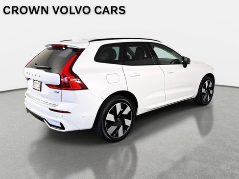 Used 2025 Volvo XC60 T8 Plus w/ Protection Package Premier AWD/4WD image 5