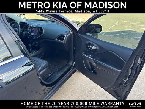 Used 2021 Jeep Cherokee Latitude Lux w/ Comfort/Convenience Group AWD/4WD image 41