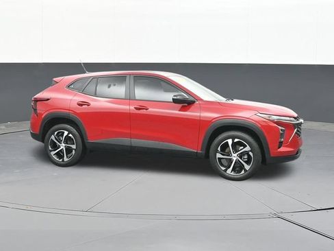 Used 2026 Chevrolet Trax RS FWD image 17