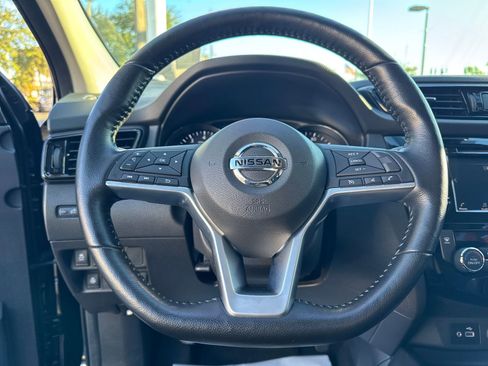 Certified 2022 Nissan Rogue Sport SV image 14