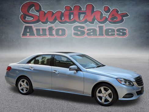 Used 2015 Mercedes-Benz E 350 4MATIC Sedan image 1