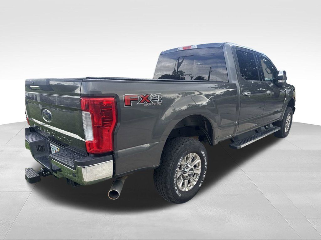 Used 2018 Ford F250 XLT w/ XLT Premium Package AWD/4WD image 4