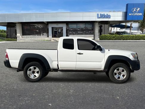 Used 2015 Toyota Tacoma 4x4 Access Cab image 9