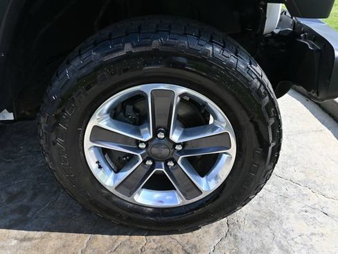 Used 2019 Jeep Wrangler Unlimited Sahara AWD/4WD image 11