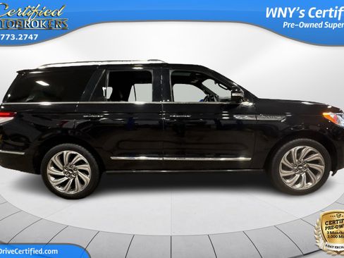Used 2022 Lincoln Navigator Reserve image 5