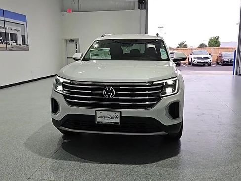 New 2026 Volkswagen Atlas SE FWD image 4