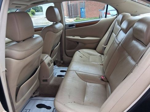 Used 2005 Lexus ES 330 FWD image 10
