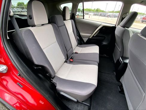 Used 2013 Toyota RAV4 XLE image 19