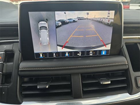 Used 2021 GMC Yukon AT4 w/ Technology Package image 23