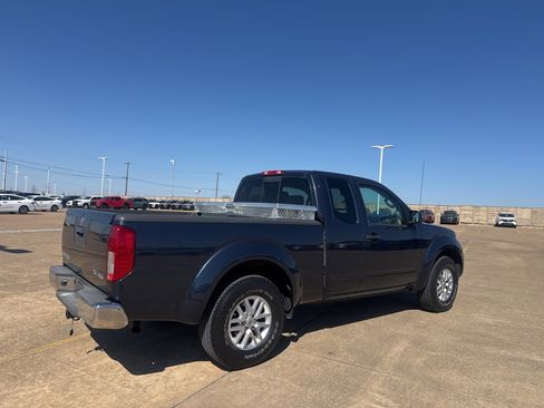 Used 2016 Nissan Frontier SV image 24