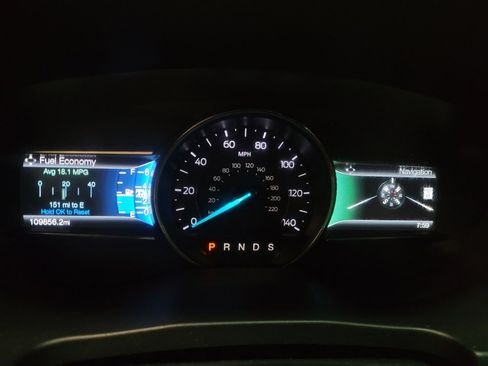 Used 2016 Ford Explorer XLT w/ Equipment Group 202A AWD/4WD image 23