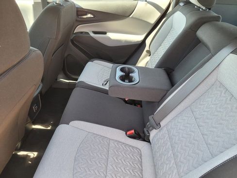 Used 2022 Chevrolet Equinox LS image 17